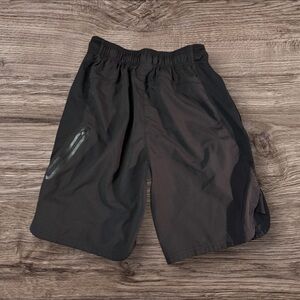 Sleek Reebok Black Men's Exercise Shorts Size Small